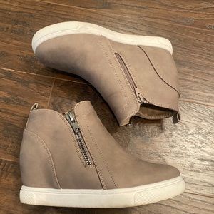 Natural Reflections Women’s Shoe